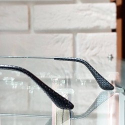 Okulary Ray-Ban w oprawkach powlekanych perforowaną skórą - okulary RB3422Q.jpg