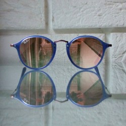 Okragle niebieskie okulary Ray-Ban z lustrzanymi szklami RB 2447-N 62547O
