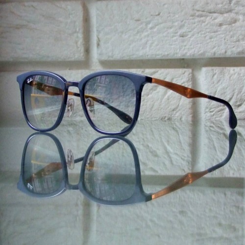 Szersze meskie granatowe okulary Ray-Ban z jasnymi szklami RB 4278 633619